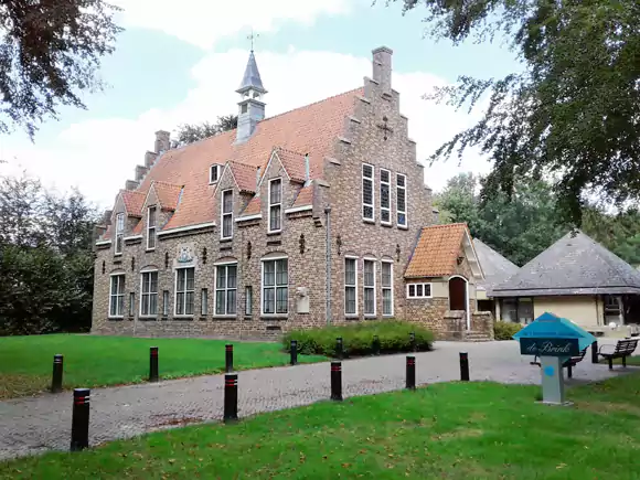 Sleen, de Brink, voormalig gemeentehuis