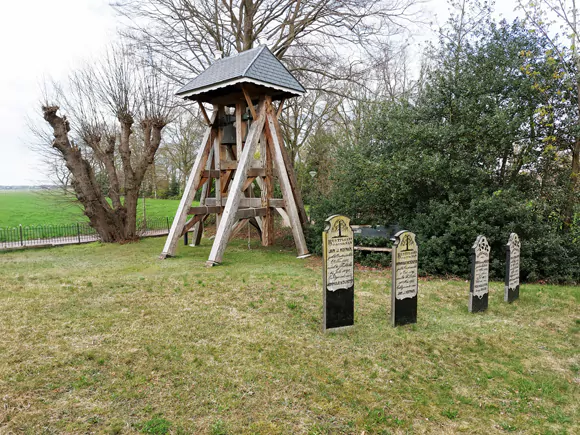 Fochteloo, begraafplaats met klokkestoel