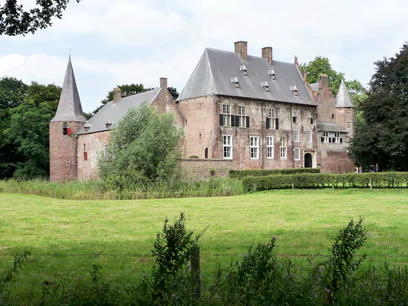 Hernen, kasteel Hernen (14e eeuw)