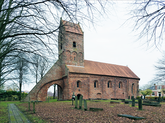 Bierum, Sebastiaankerk met steunbeer