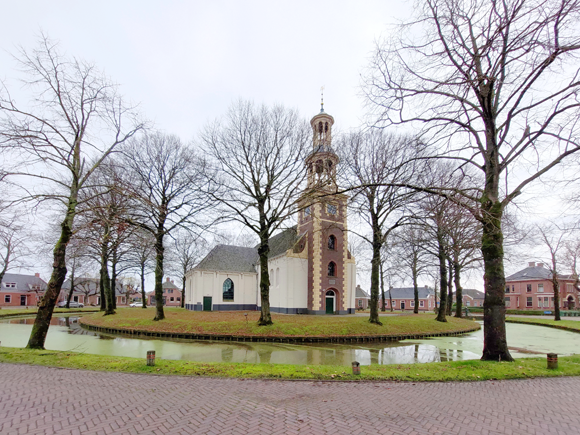 Spijk, wierdedorp met Andreaskerk