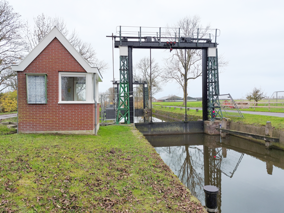 Oosterdijkshornerverlaat, Stoneyschuiven