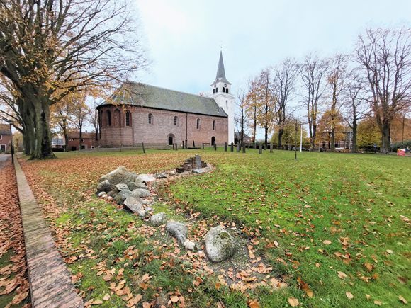 Hellum, Walfriduskerk (11e eeuw)