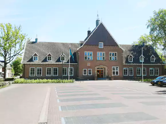 voormalig gemeentehuis Weerselo
