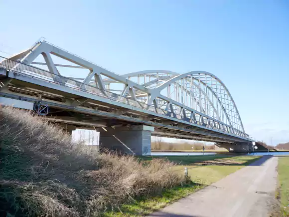 spoorbrug over het Amsterdam-Rijnkanaal
